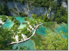 beautiful lakes and canyons